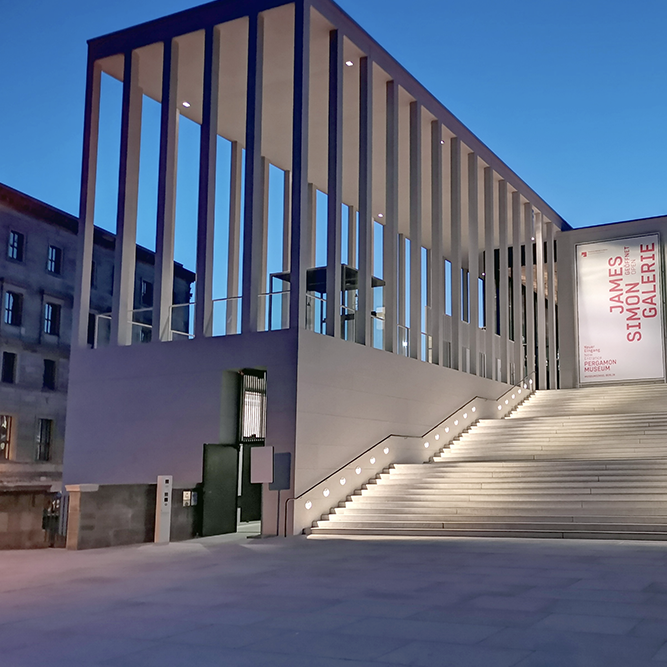 Eingangsgebaeude Museumsinsel Berlin